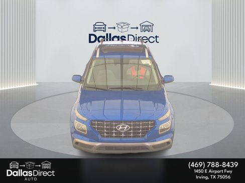 Used 2024 Hyundai Venue SEL FWD image 3