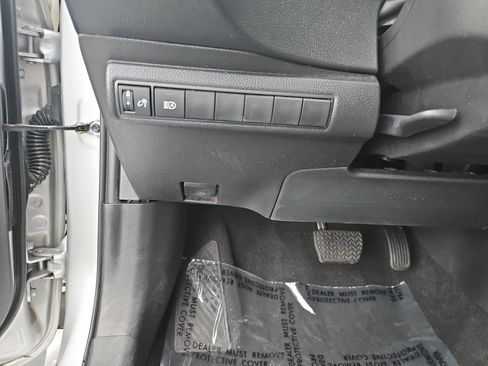 Used 2025 Toyota Corolla LE FWD image 25