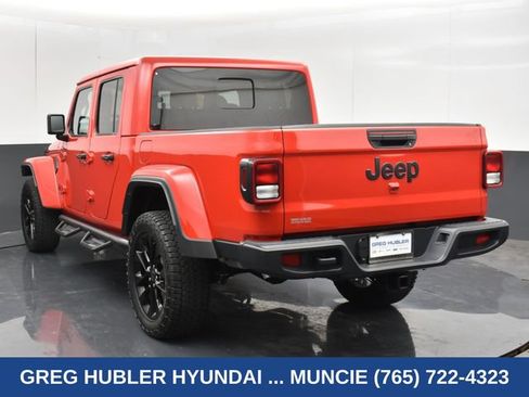 Used 2025 Jeep Gladiator Sport AWD/4WD image 6