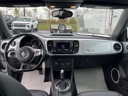 Used 2016 Volkswagen Beetle 1.8T S w/ Lighting Package image 19