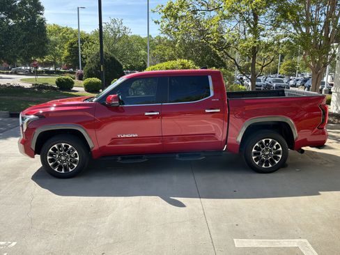 Used 2025 Toyota Tundra Limited AWD/4WD image 7