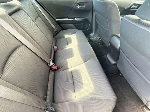 Used 2017 Honda Accord LX image 31