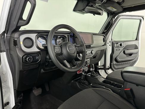 Used 2024 Jeep Wrangler Willys image 2