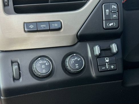 Used 2019 GMC Yukon Denali w/ Open Road Package AWD/4WD image 12