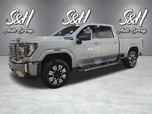 Used 2024 GMC Sierra 2500 Denali w/ Denali Reserve Package AWD/4WD image 12