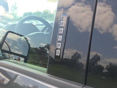 Used 2018 Ford F250 XLT w/ XLT Premium Package AWD/4WD image 17