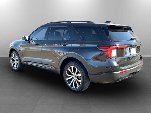 Used 2025 Ford Explorer ST-Line AWD/4WD image 5