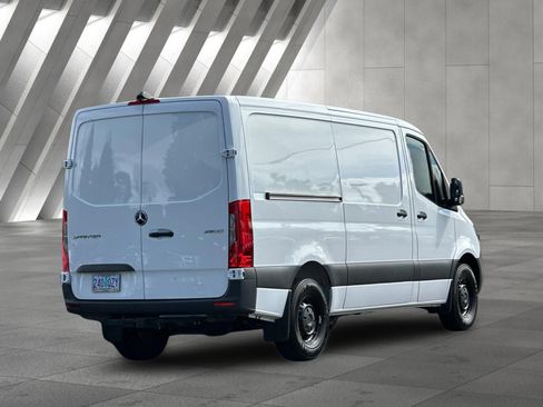 Used 2025 Mercedes-Benz Sprinter 2500 image 4