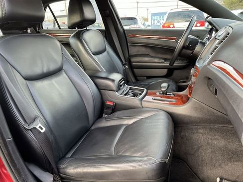 Used 2014 Chrysler 300 AWD w/ Driver Convenience Group image 27