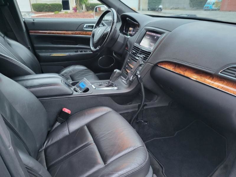 Used 2013 Lincoln MKT AWD image 28
