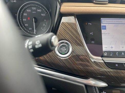 Certified 2025 Cadillac XT6 Sport w/ Platinum Package AWD/4WD image 18