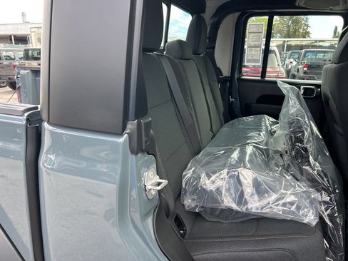 New 2026 Jeep Gladiator Sport AWD/4WD image 27