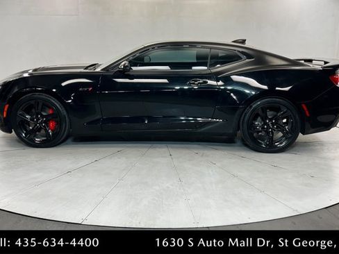Used 2023 Chevrolet Camaro LT w/ Technology Package RWD image 2