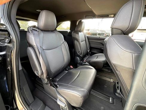Used 2024 Toyota Sienna XSE image 32