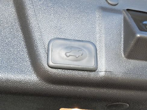 Used 2017 Buick Enclave Leather AWD/4WD image 8