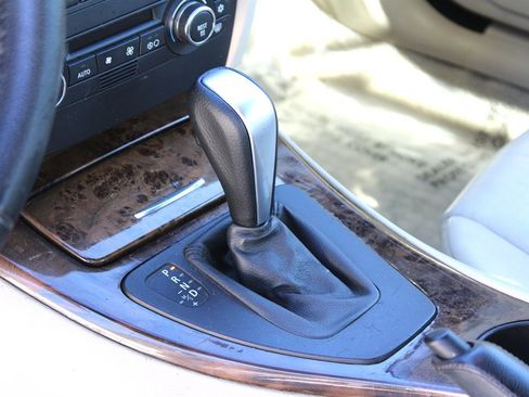 Used 2008 BMW 335i Convertible image 26