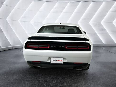 Used 2023 Dodge Challenger SXT image 5