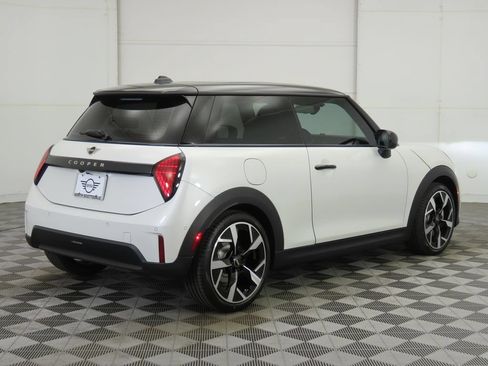 Used 2026 MINI Cooper 2-Door Hardtop FWD image 10