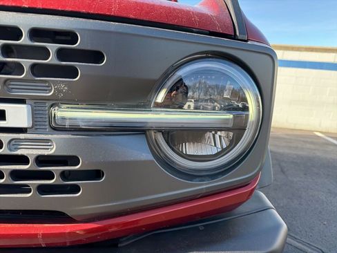 Used 2022 Ford Bronco Badlands image 9