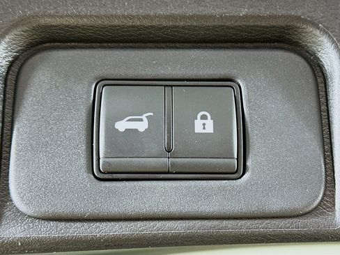 Used 2024 Nissan Rogue SV image 28