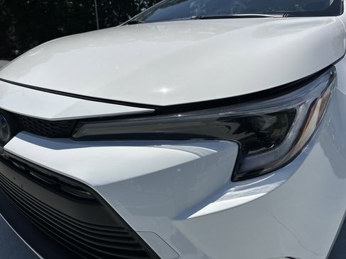 Used 2025 Toyota Corolla LE FWD image 6