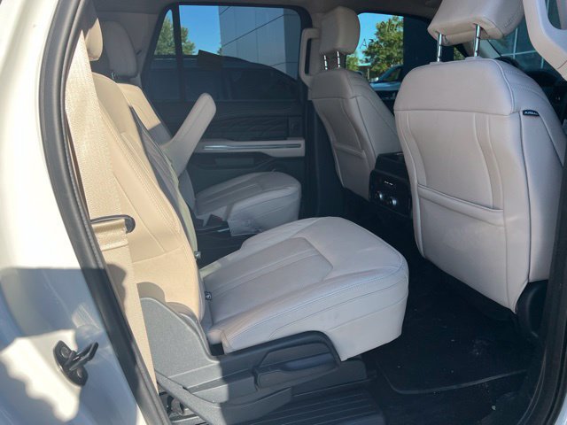 Used 2024 Ford Expedition Max Platinum AWD/4WD image 7