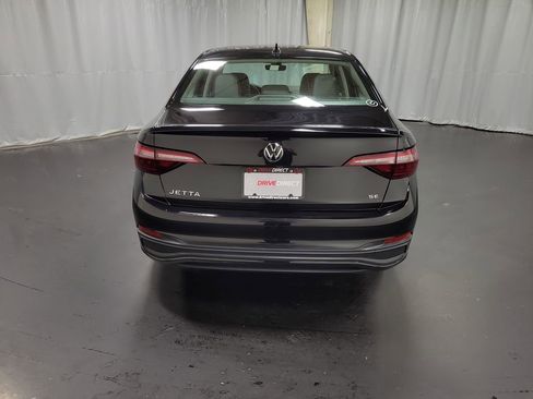 Used 2024 Volkswagen Jetta SE FWD image 7