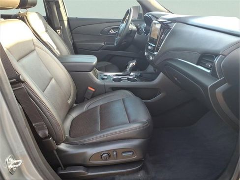 Used 2023 Chevrolet Traverse High Country image 28