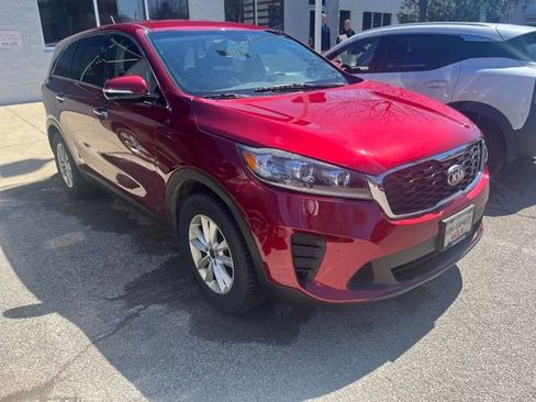 Used 2019 Kia Sorento LX image 2