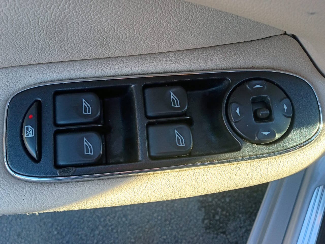 Used 2004 Jaguar XJ8 RWD image 15