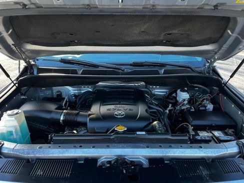 Used 2017 Toyota Tundra SR5 w/ SR5 Upgrade Package AWD/4WD image 41