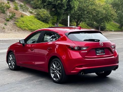 Used 2018 MAZDA MAZDA3 Grand Touring image 21