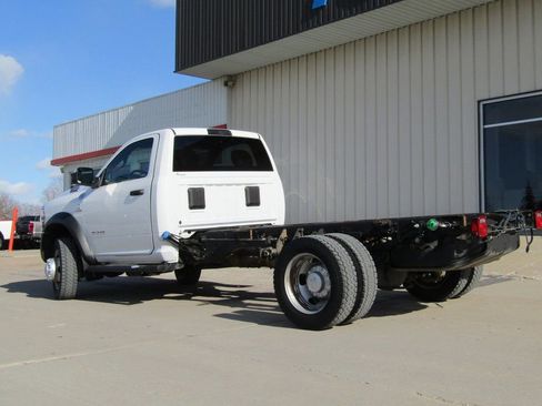 Used 2022 RAM 5500 Tradesman image 10