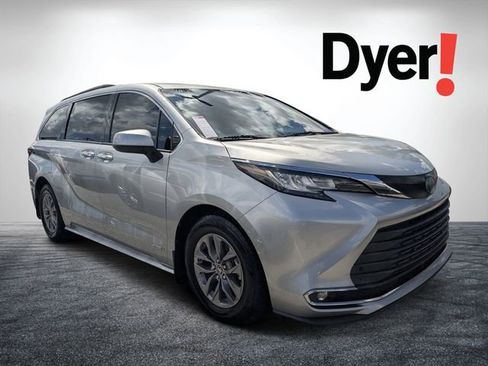 Used 2021 Toyota Sienna XLE w/ XLE Plus Package FWD image 1