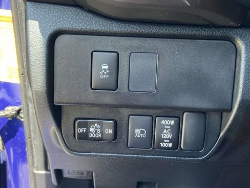 Used 2023 Toyota Tacoma TRD Off-Road w/ Technology Package AWD/4WD image 28