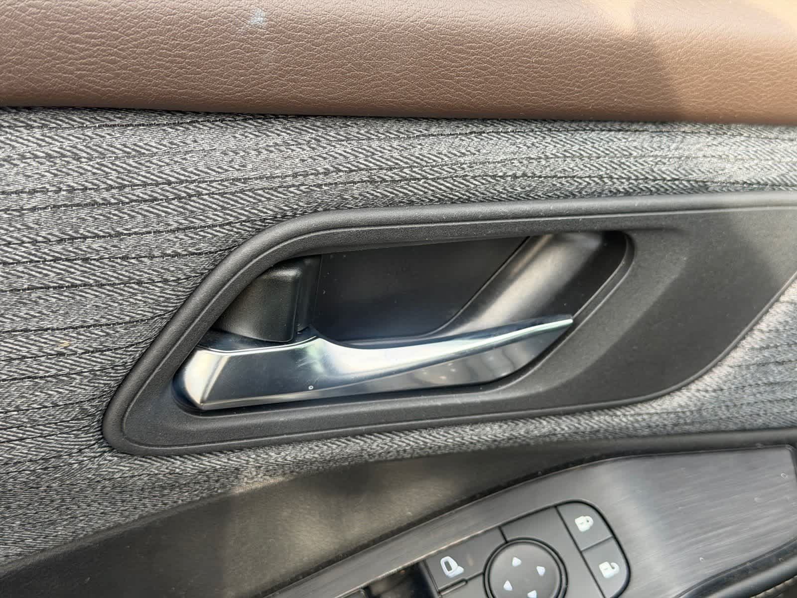 Certified 2023 Nissan Rogue SV FWD image 12