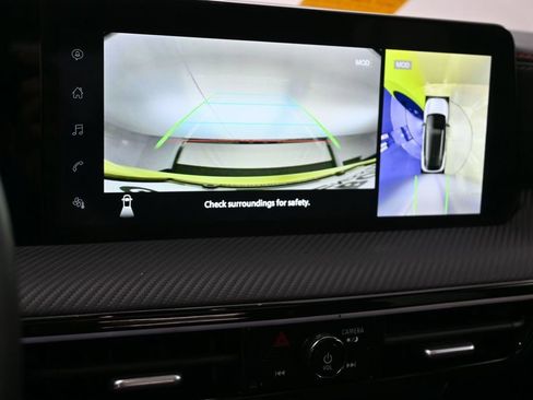 Used 2025 Nissan Kicks SR w/ SR Premium Package FWD image 25