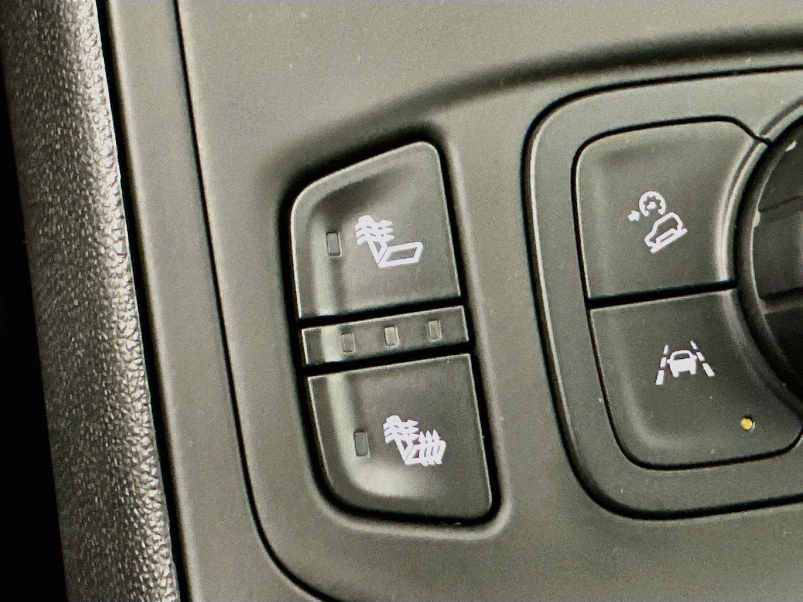Used 2023 GMC Terrain SLE w/ Driver Convenience Package AWD/4WD image 16