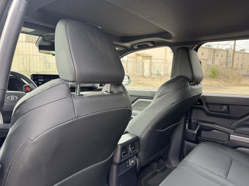 Used 2025 Toyota 4Runner TRD Off-Road Premium w/ Tow Technology Package image 15