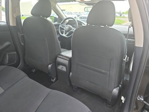 Used 2024 Nissan Sentra SV FWD image 11