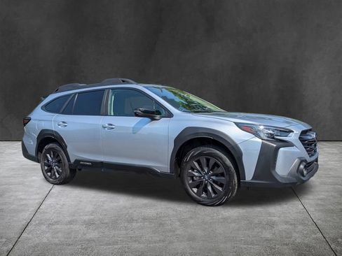 Used 2025 Subaru Outback Onyx Edition AWD/4WD image 2
