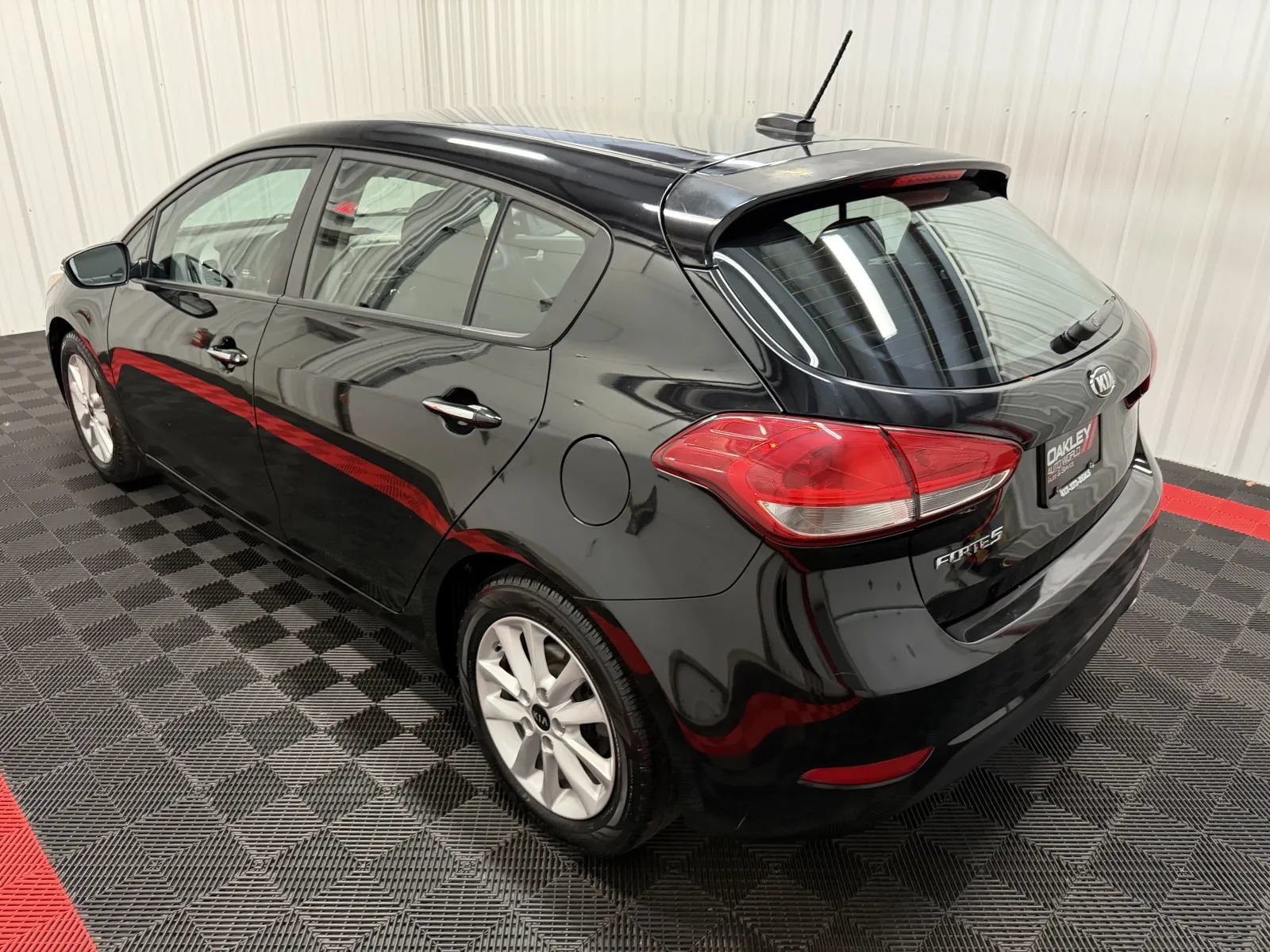 Used 2017 Kia Forte LX w/ LX Popular Plus Package FWD image 2
