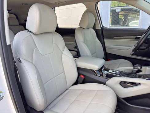 Used 2022 Kia Telluride EX w/ EX Premium Package AWD/4WD image 39