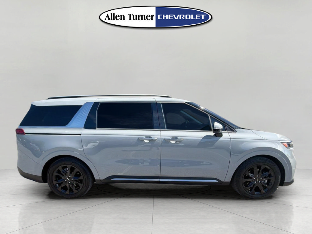 Used 2024 Kia Carnival SX Prestige FWD image 3