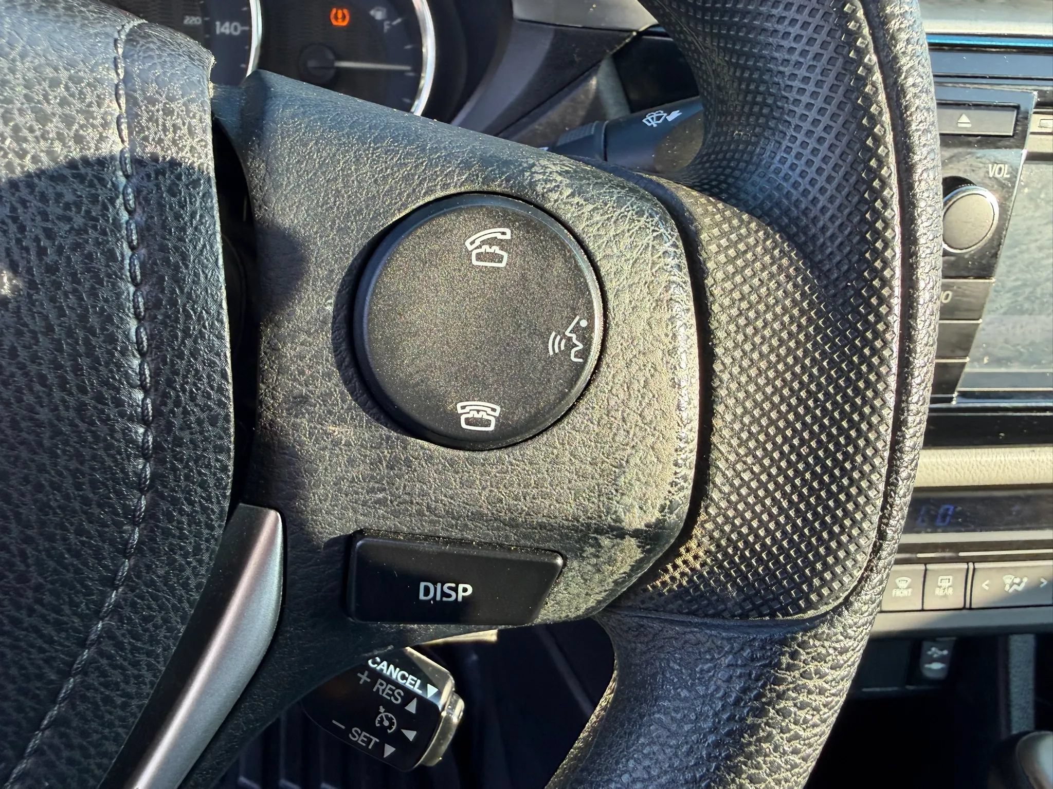 Used 2015 Toyota Corolla LE FWD image 32