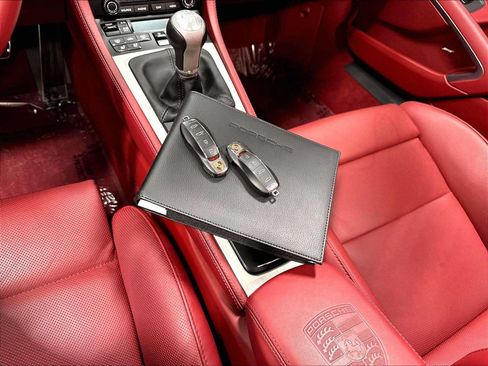 Used 2022 Porsche 718 Boxster RWD image 33