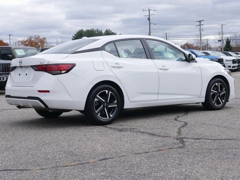 Used 2024 Nissan Sentra SV image 6