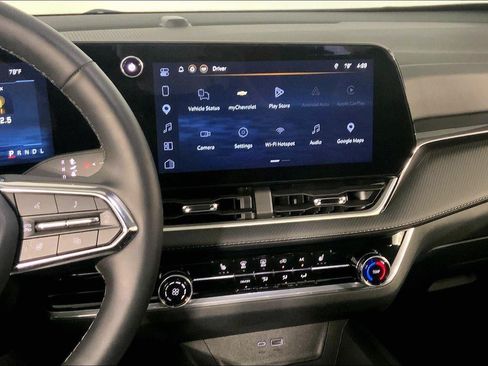 Used 2026 Chevrolet Equinox LT FWD image 6