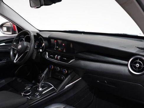 Used 2018 Alfa Romeo Stelvio AWD image 16