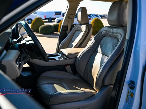 Used 2023 Lincoln Aviator Reserve w/ Equipment Group 201A image 10